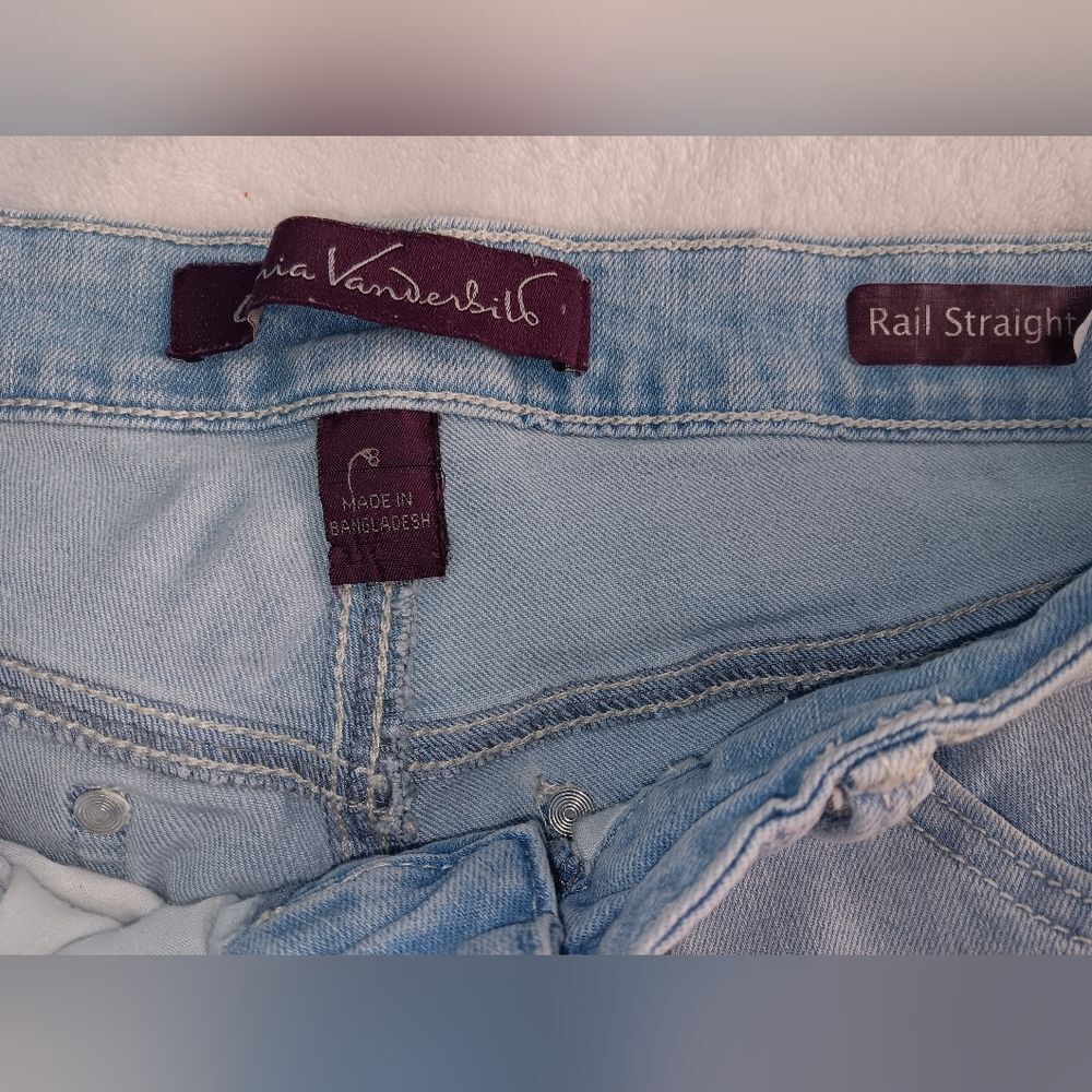 Gloria Vanderbilt Women's Rail Straight Capris Blue Denim Size 8 - Picture 4 of 9